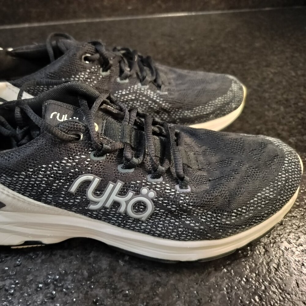 Men's Ryka Devotion X walking sneaker US 8